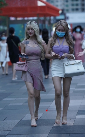 两个小姐姐(208P)