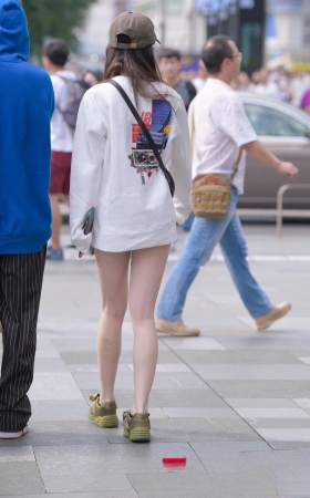 女人真是奇妙，随便穿，都如此迷人3A3747[710M]