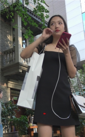 漂亮的黑色连衣裙美女小姐姐