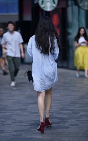 清纯长腿美女3A1403[525M]