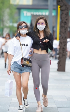 高腰紧身瑜伽裤美女(38P)