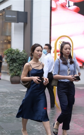 吊带长裙妹子(84P)