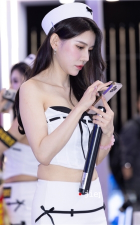 美腿高跟小姐姐(50P)