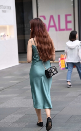 连衣裙美女 [13P]