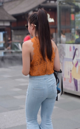 紧身牛子 [17P]