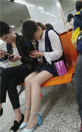 漂亮的肉丝小妹