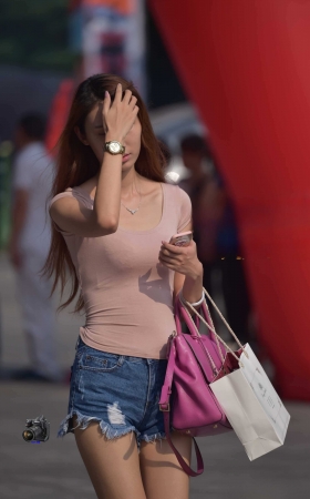 2015-07-09牛仔短裤美女（19P） [19P]