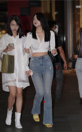 两个漂亮的美女(62P)