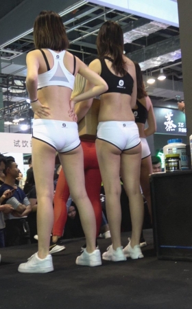 肉丝包屯裙好身材美女3A416[330M]