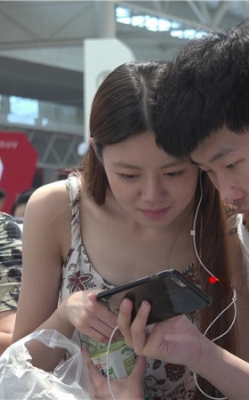 漂亮的白嫩清纯妹子
