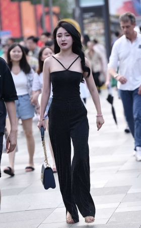 美女 [11P]