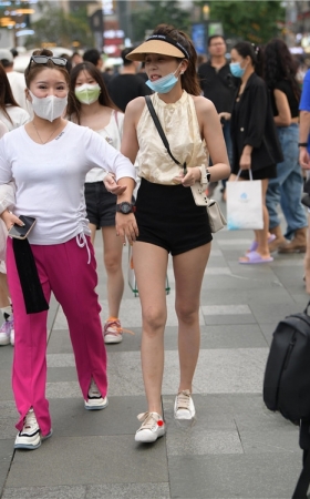 热裤美女(84P)