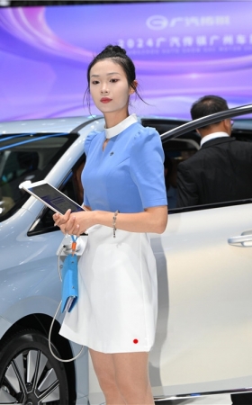 白裙美女(36P)