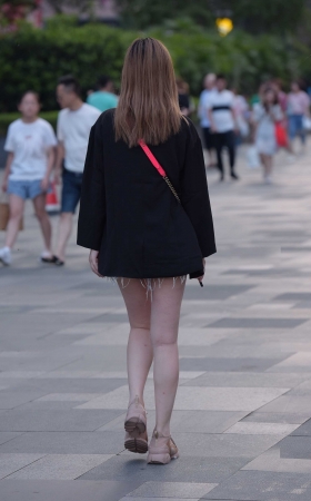 丰满 美女 [12P]