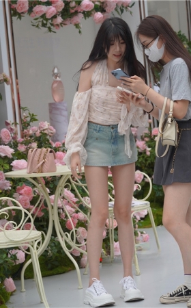 爱拍照的美女(156P)