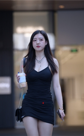 吊带黑裙美女(127P)
