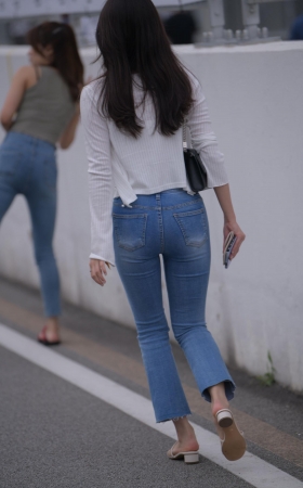 长腿牛仔