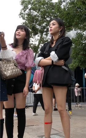 黑衣气质小姐姐