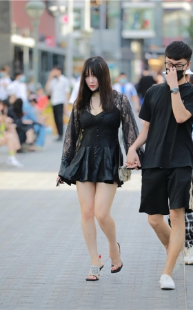 黑色连衣裙美女(38P)