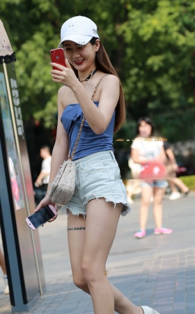 腿型完美的直播妹妹 [23P]