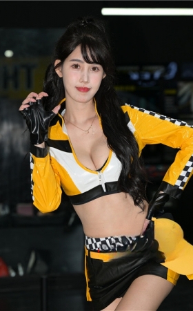 赛车制服美女(45P)