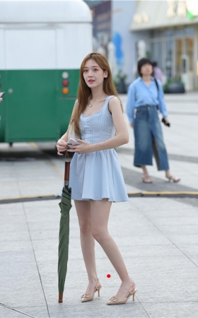 蓝裙美女(68P)