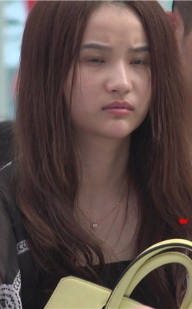 有点憔悴的妹子