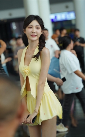 气质黄裙小姐姐(214P)