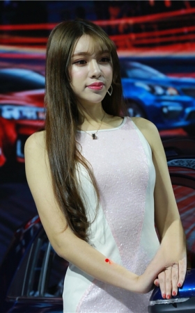 广东国际展美女如云七(1200P)