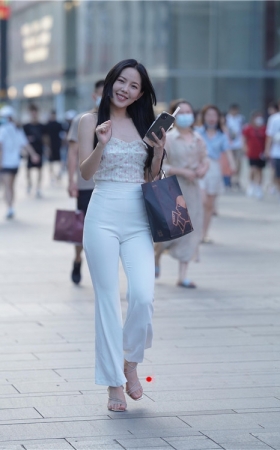 开心的白裤美女(127P)