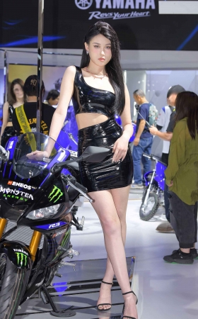 皮裙、长腿美女 [23P]