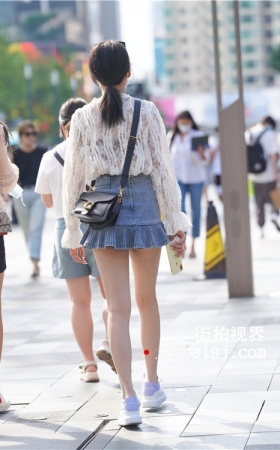 高腰短裙女孩(71P)