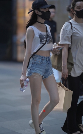 热裤小姐姐(150P)