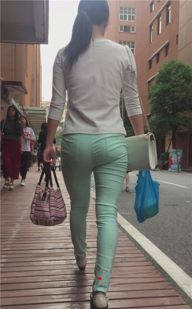 紧身熟女