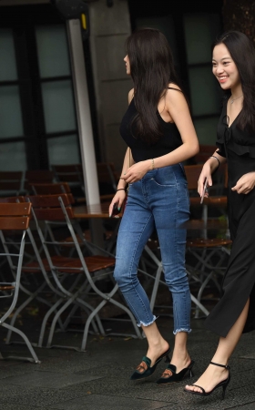 开心的一群女女 [10P]