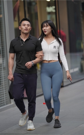 白衣美腿小姐姐(53P)