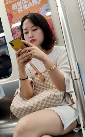 两个极品牛仔美女身材好3A398[211M]