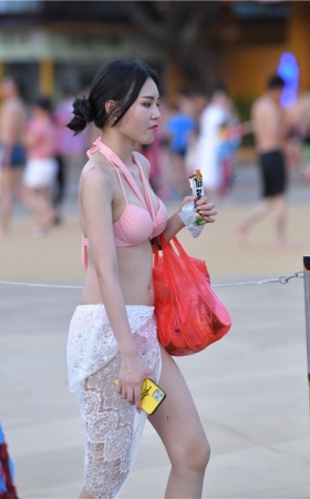 粉色比基尼美女(72P)
