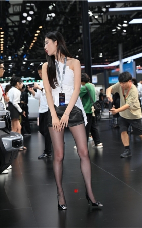 长腿黑丝美女(62P)