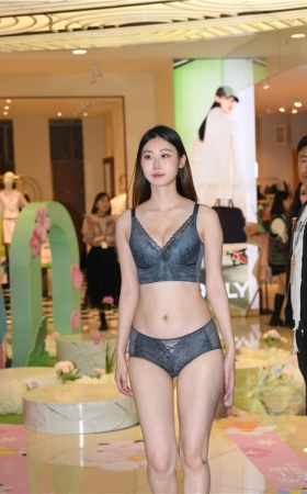 内衣模特美女走秀(103P)