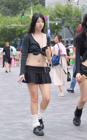 黑色短裙 [19P]