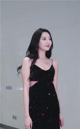 黑色长裙美女