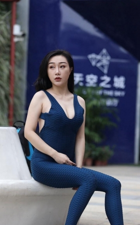 丰满热裤高跟美女3A627[937M]