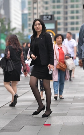 典型的职工制服黑丝小姐姐3A3946[199M]