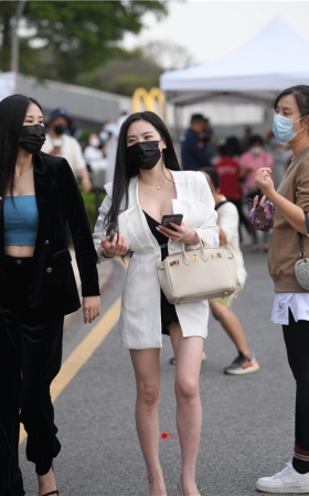性感的气质小西装美女(212P)