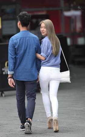 阿奔.2015.10.06.休闲T恤 白裤 高跟.17p [17P]