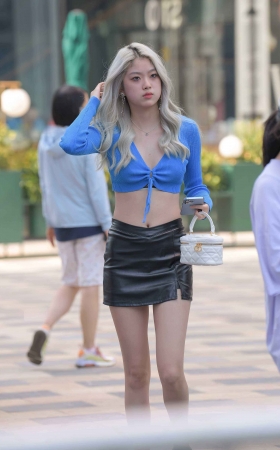 皮裙美女 [15P]