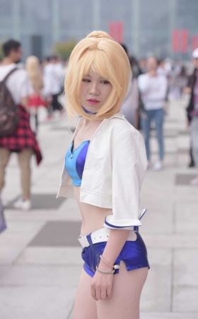 短裤小姐姐 [18P]