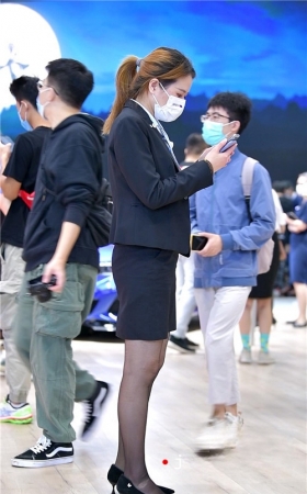 黑丝女销售