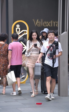 丰满的美腿美女3A3393[318M]